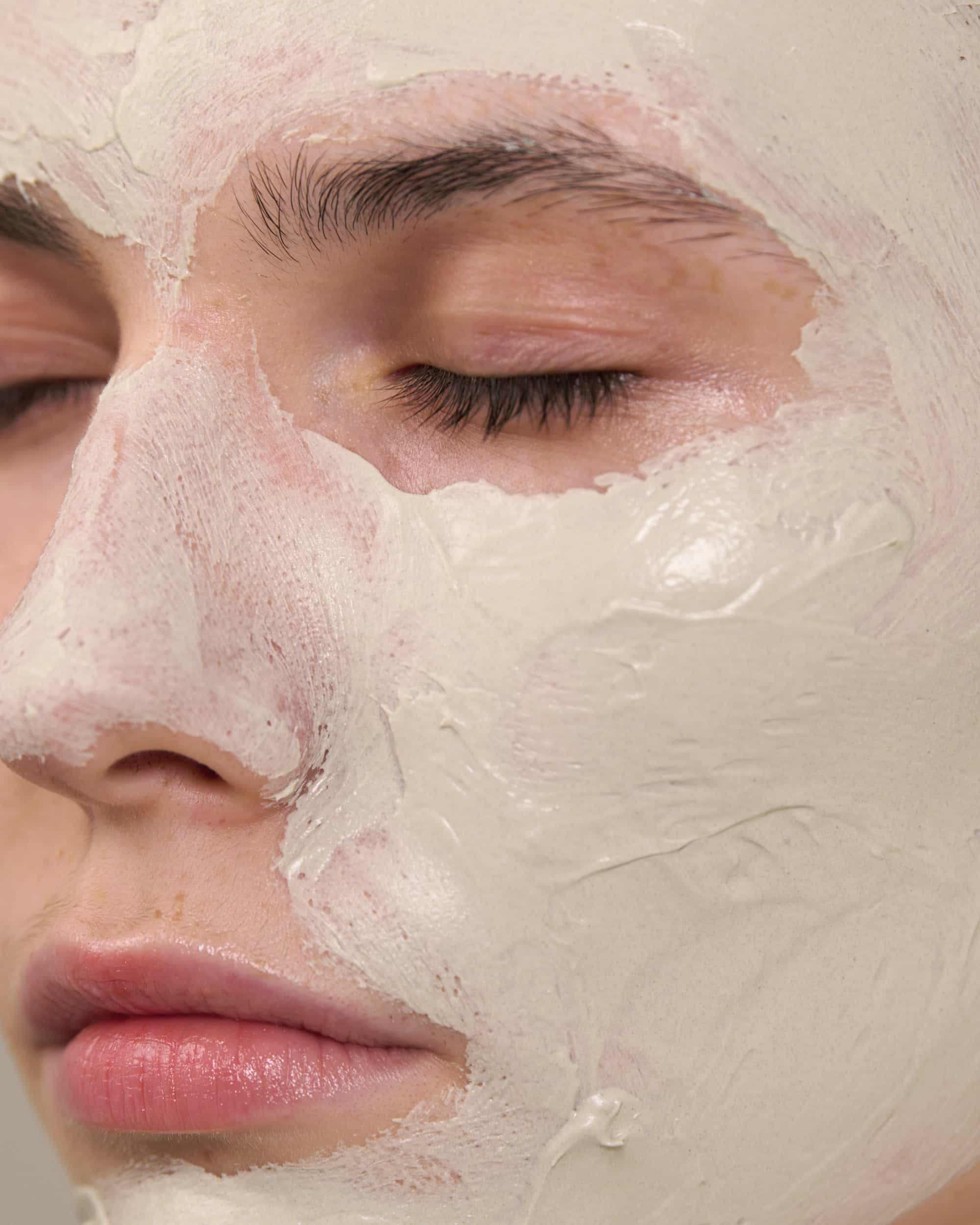 herbellis-face-mask-with-green-clay-03