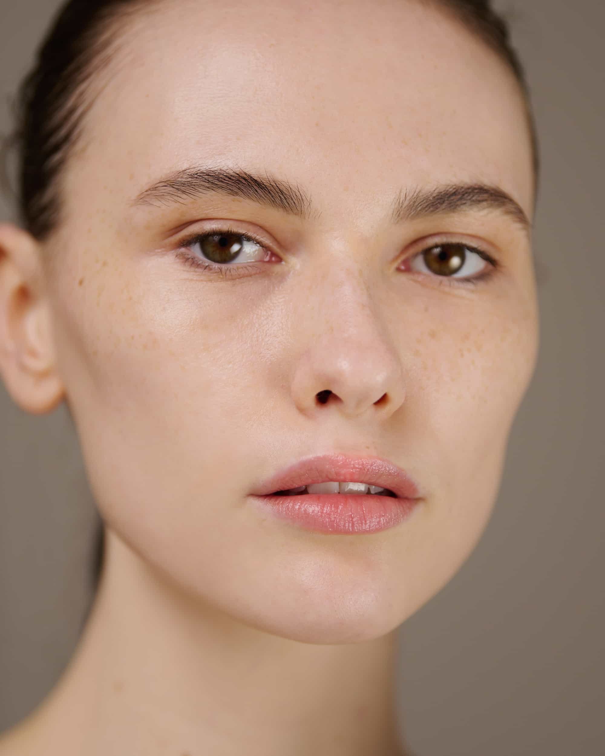 herbellis-face-mask-with-green-clay-04