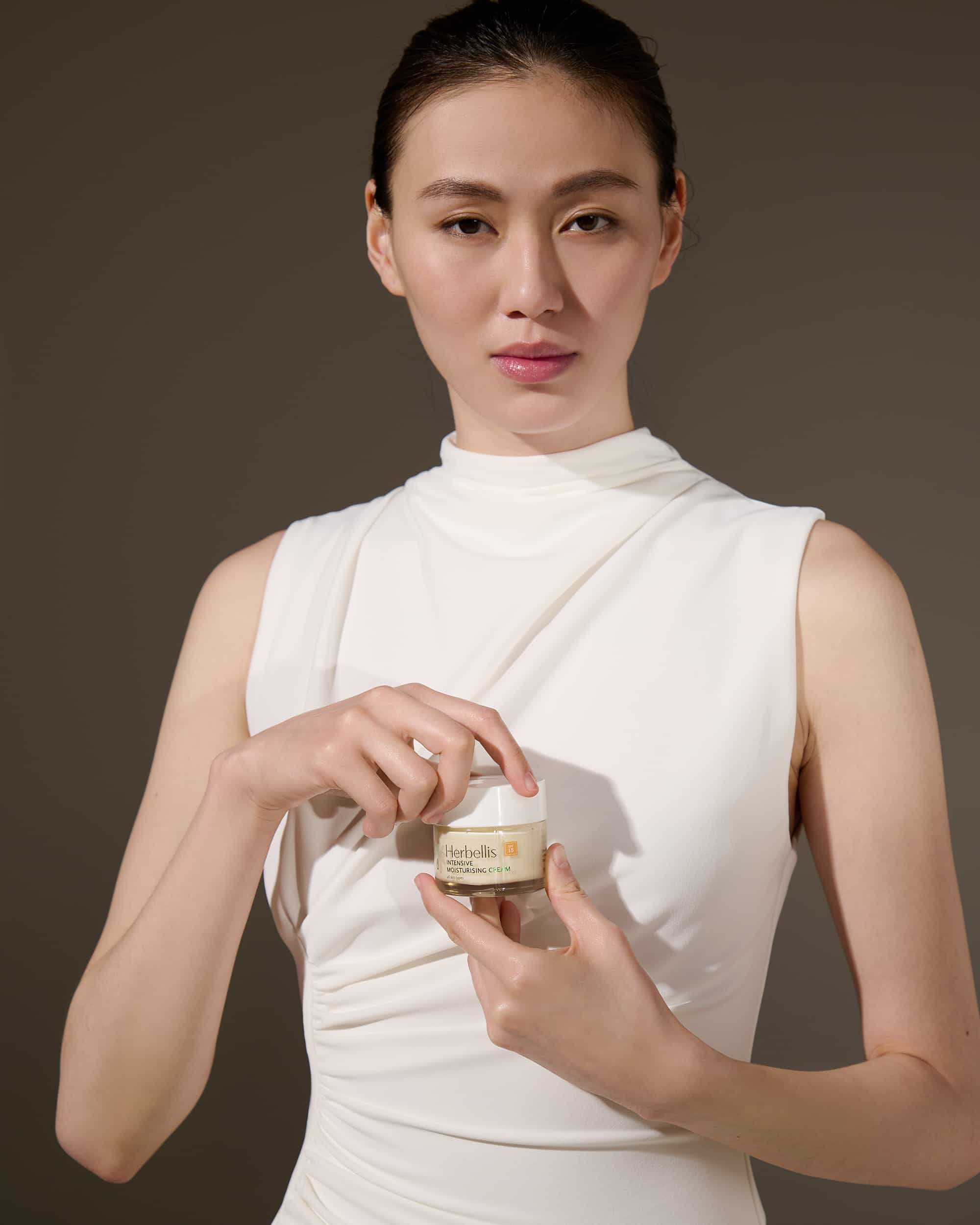 herbellis-intensive-moisturizing-cream-spf-15-02